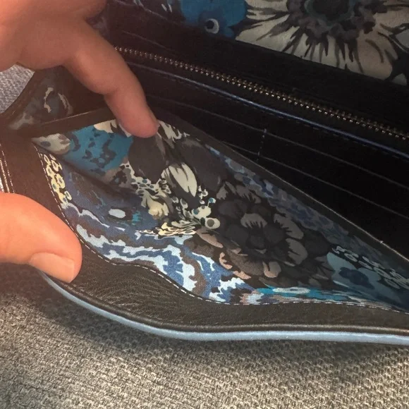Vera Bradley Black Leather Wallet Clutch with Blue Floral Pattern Inside - Picture 7 of 10
